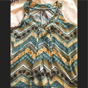 Roz & Ali Teal blue Gold Brwn Vneck split-center flowy sleeveless chevron blouse